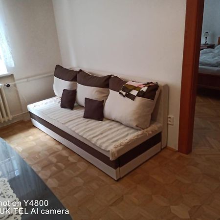 Byt - Apartman - Robotnicka Bratislava Extérieur photo